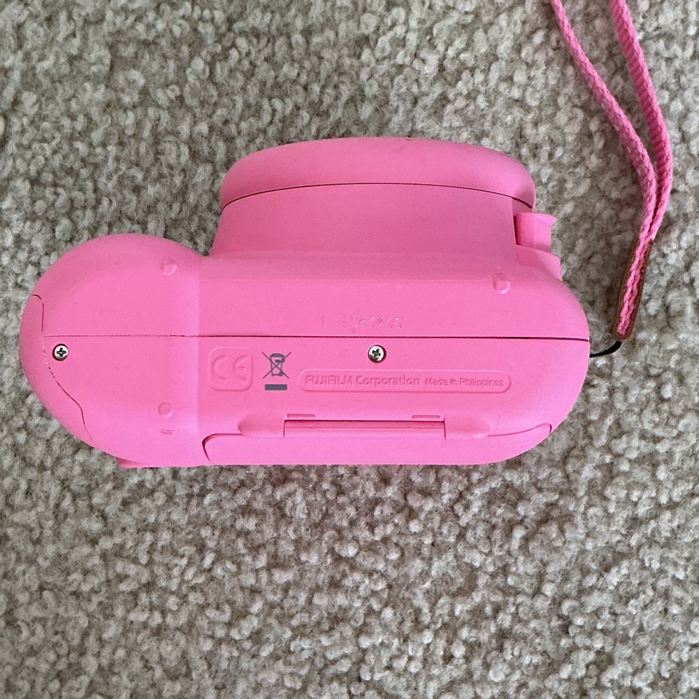 Instax RARE COLOR Mini 9 Flamingo Pink Instant Camera with Polka Dot Wrist Strap - Picture 6 of 7